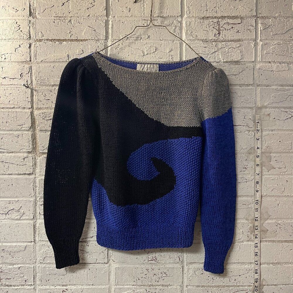 Vintage 80’s Retro Nannell Hand Knit Wool sweater Small